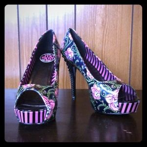 Too Fast Brand patten peep toe pumps